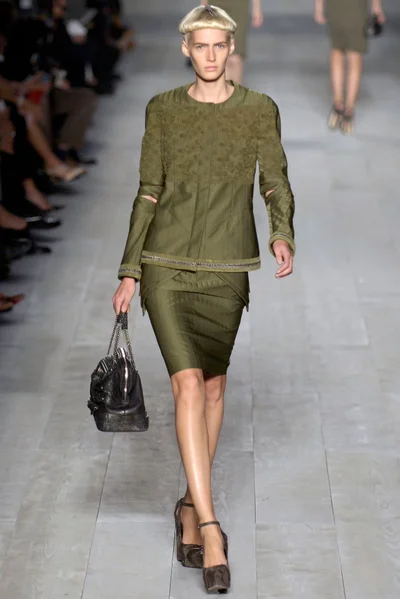 Look 15